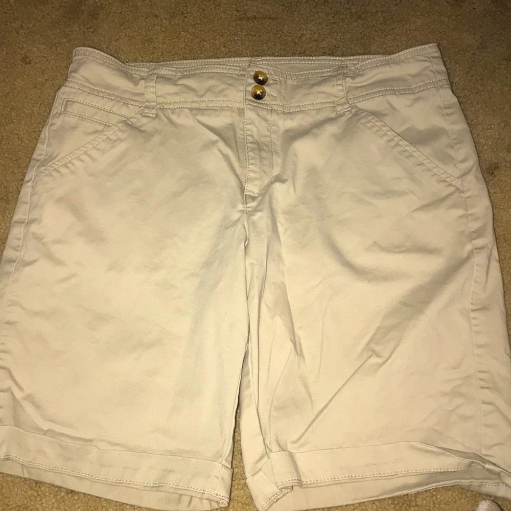 khaki shorts